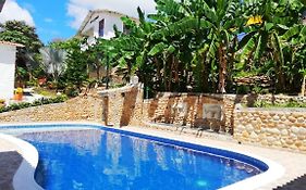 FINCA VILLA MAGALY, 3 Casas Familiares en medio de la Naturaleza